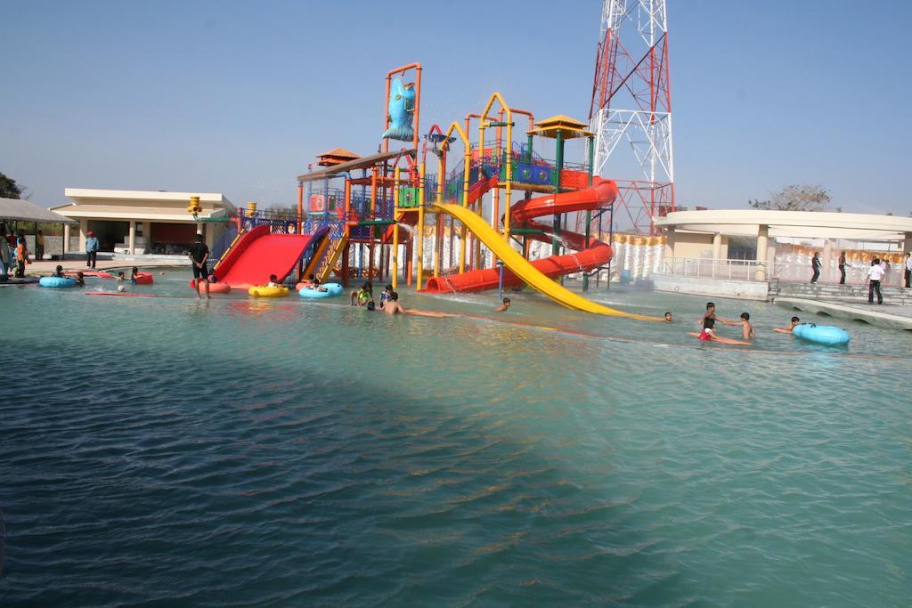 Sentosa Resorts & Water Park Chinchvad المظهر الخارجي الصورة